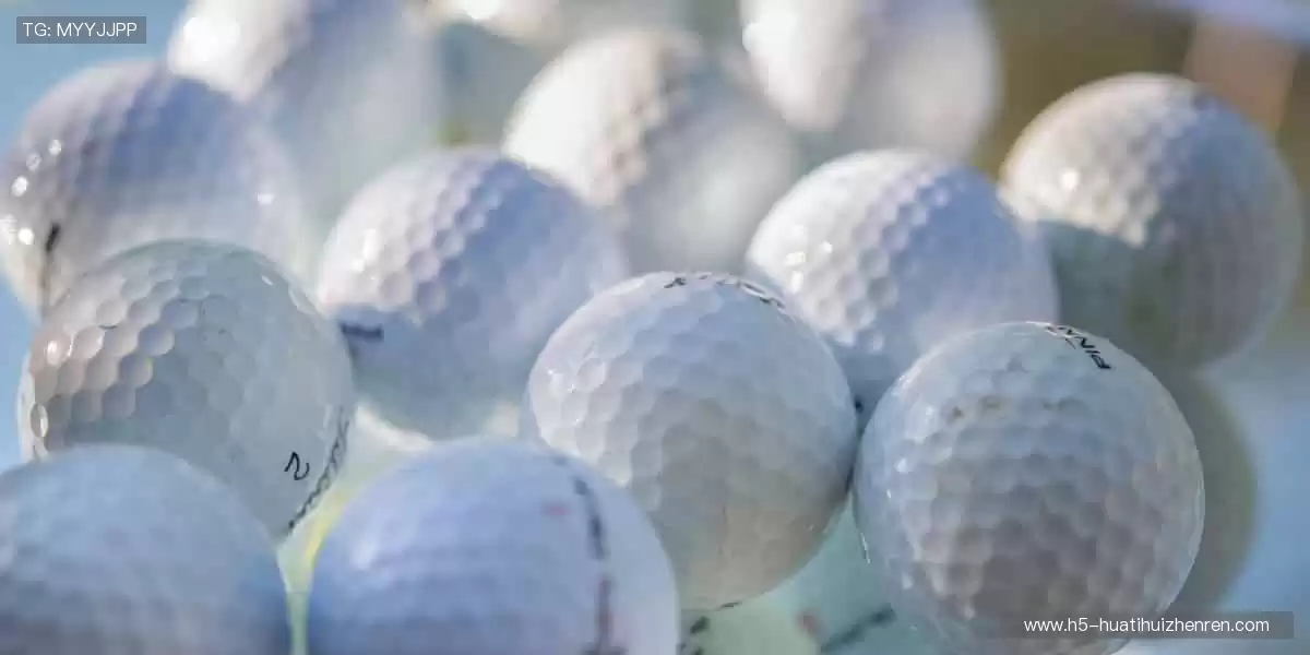 「从球衣到签名纪念品，你的热爱值得专属收藏！🎯点击探索，把偶像带回家！」